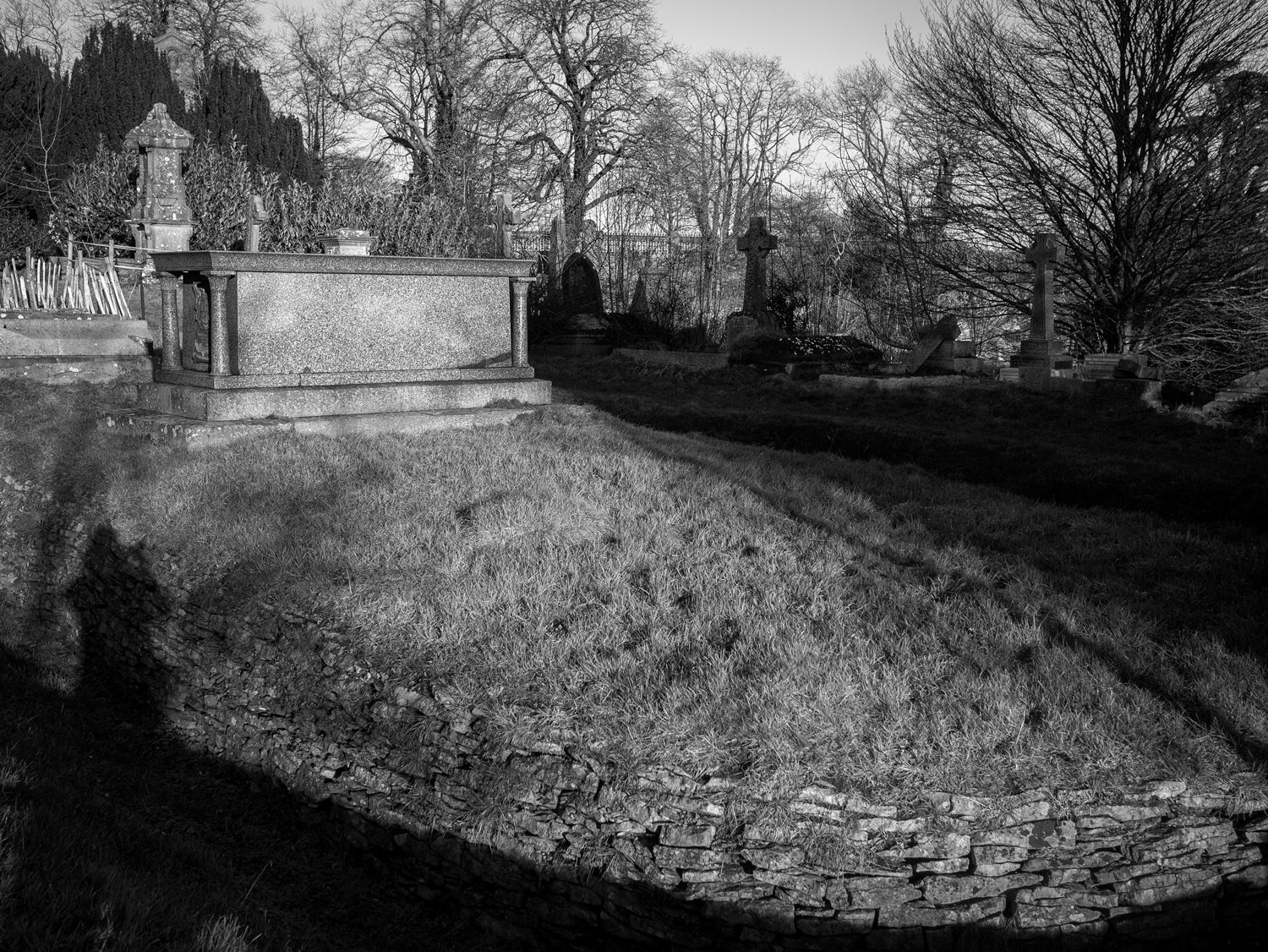 Beckford's grave is shaped like an Egyptian sarcophagus, with miniature Egyptianesque pillars at either end. The grave is on an island, all by itself, within Lansdown cemetery, with a moat-like ditch around it.